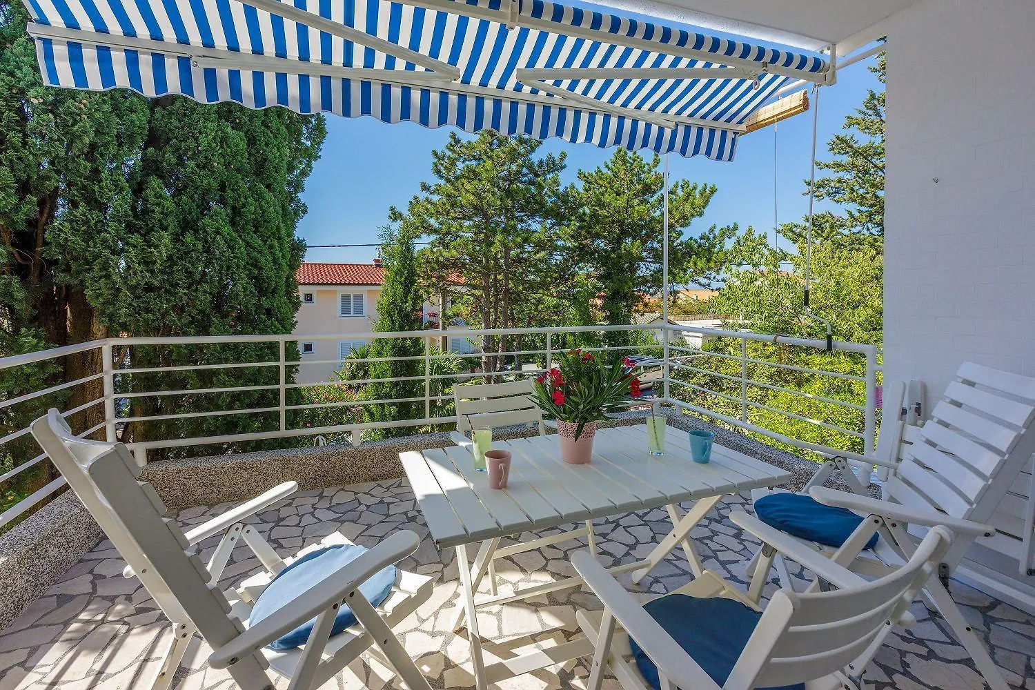 Helles Apartment Nur 190 Meter Zum Strand Mit Meerblick, Privater Terrasse, Wifi Dramalj