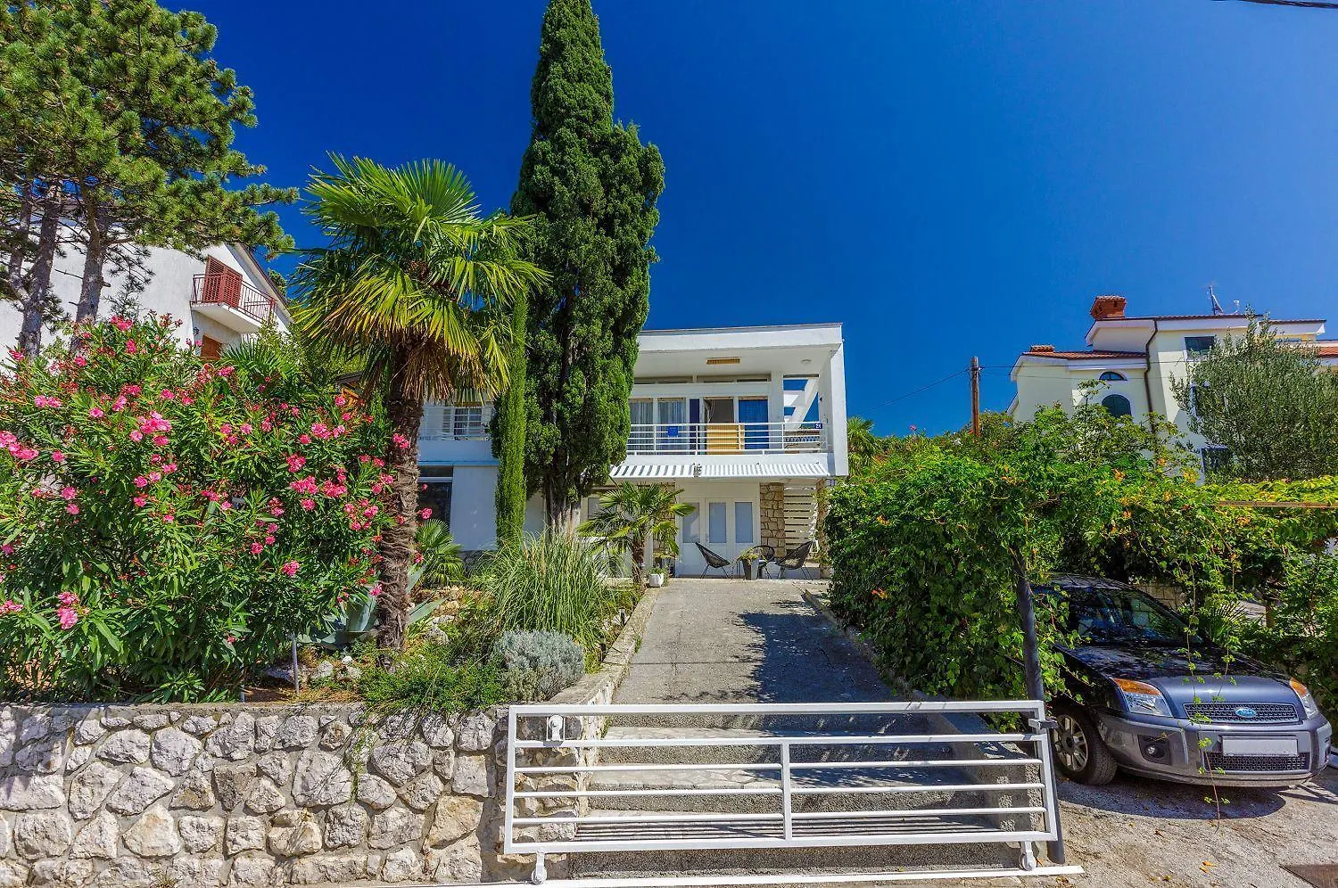 Helles Apartment Nur 190 Meter Zum Strand Mit Meerblick, Privater Terrasse, Wifi Dramalj 0*,