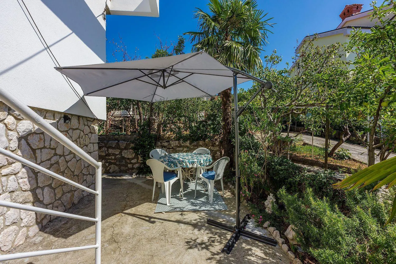Helles Apartment Nur 190 Meter Zum Strand Mit Meerblick, Privater Terrasse, Wifi Dramalj